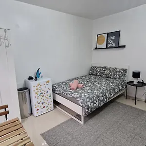 small-cozy-studio-zone-1-london.brighton-hotels-england.com/